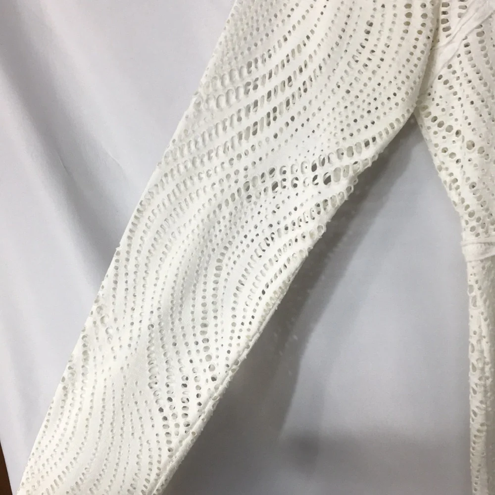 BKE Boutique Women’s White Lace Blouse With Rhinestones Size S Like-NEW